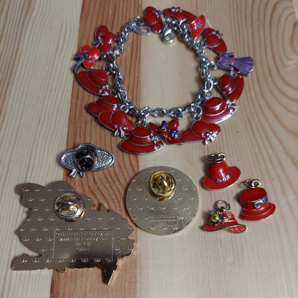 Red Hat Lady Society Goodies View 4